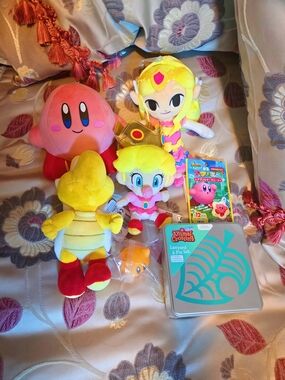 Nintendo Kirby, Zelda, Animal Crossing And Friends Bundle - Plush, Figure, Pins